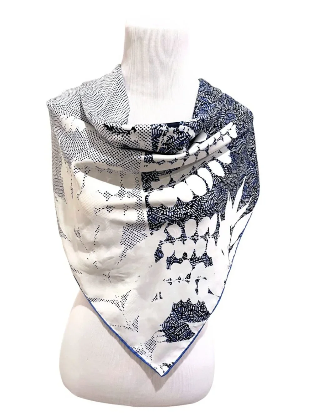 Large Striking Silky Blue & Ivory Floral Botantical Leaf Scarf - 35